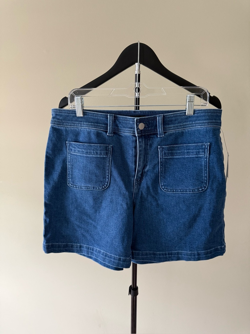 NWT Talbots Patch Pocket Blue Denim Shorts SZ 10 (26" Waist; 5.5" inseam)